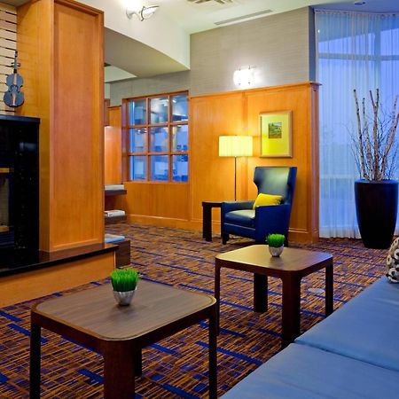 Courtyard By Marriott Toronto Mississauga/Meadowvale Hotel Exterior photo