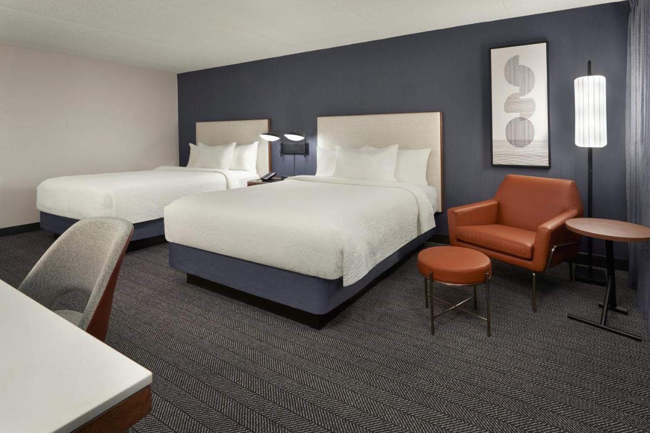 Courtyard By Marriott Toronto Mississauga/Meadowvale Hotel Exterior photo