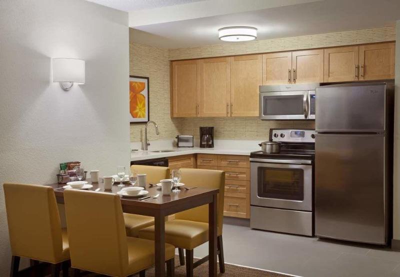Courtyard By Marriott Toronto Mississauga/Meadowvale Hotel Exterior photo